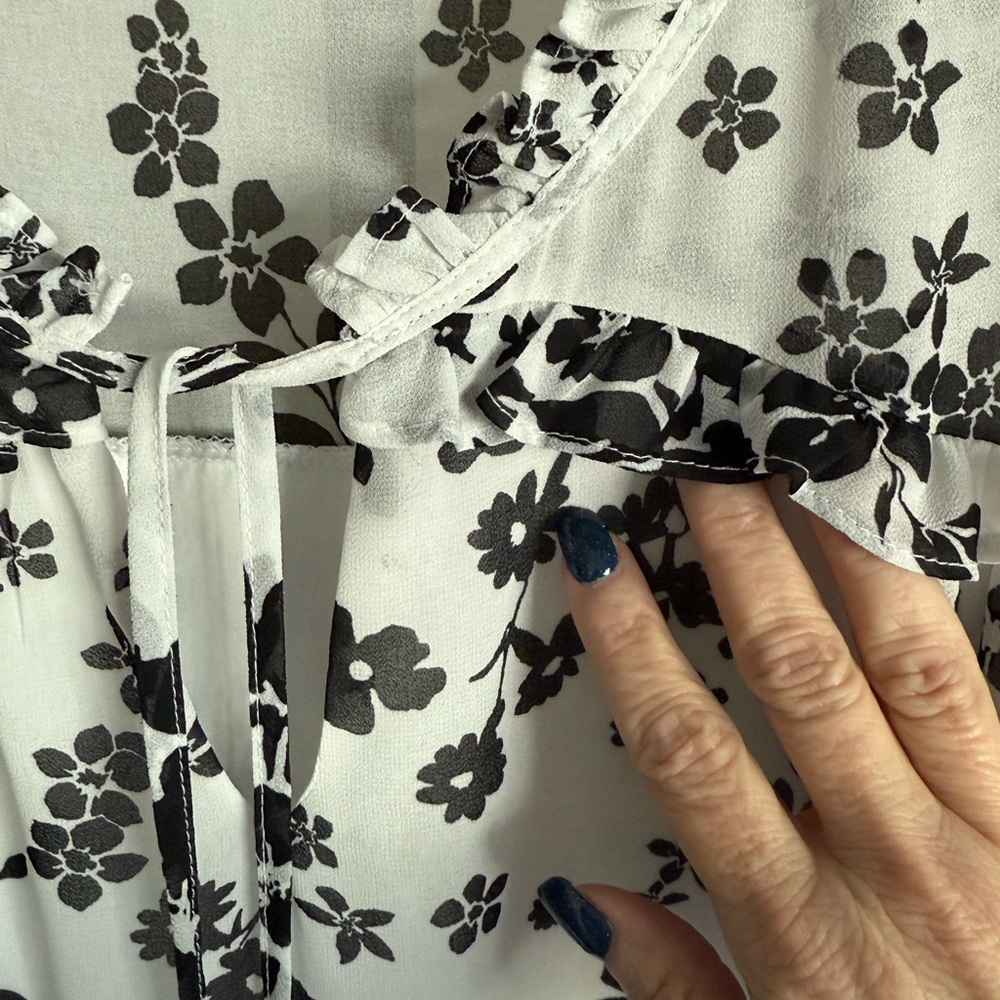 Lane Bryant Black and White Floral Blouse - Picture 3 of 9